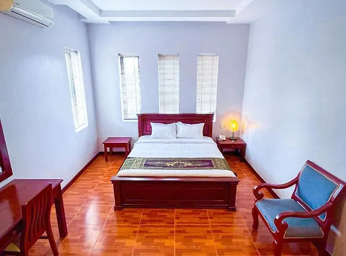 Luxury Angkor & Sky Lounge Hotel