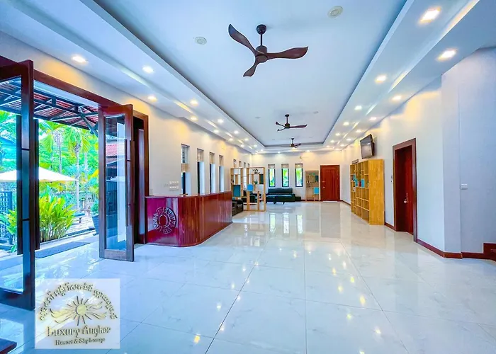 Luxury Angkor & Sky Lounge 4*