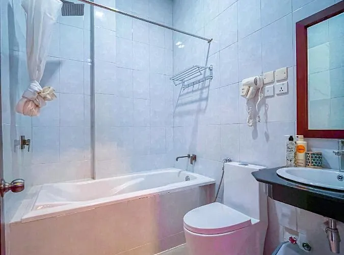 Luxury Angkor & Sky Lounge Hotel