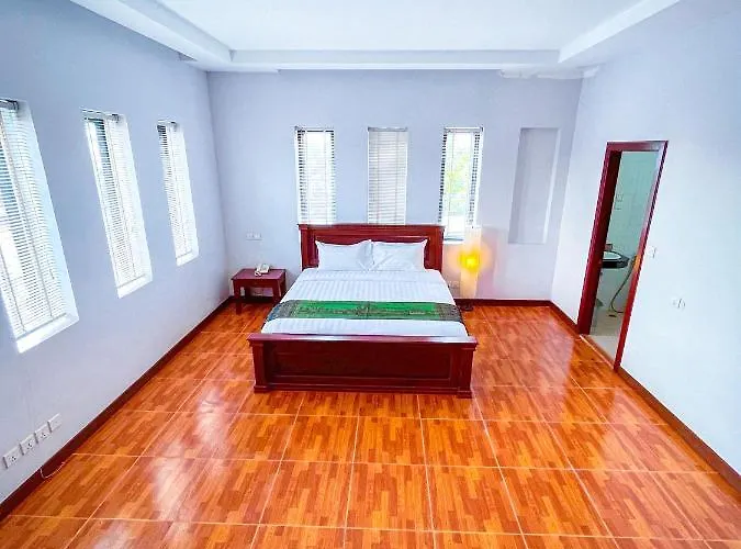 Luxury Angkor & Sky Lounge Hotel 4*