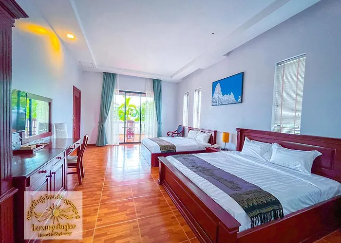 Hotel Luxury Angkor & Sky Lounge 4*