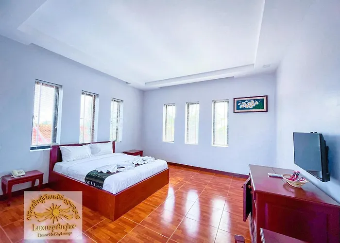 Luxury Angkor & Sky Lounge Hotel